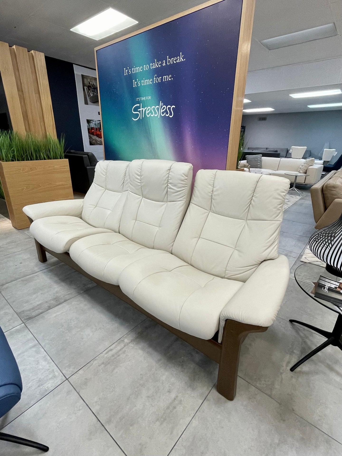 Stressless Buckingham 3 seat high back Manual Reclining Sofa in Paloma light grey - CLEARANCE ITEM